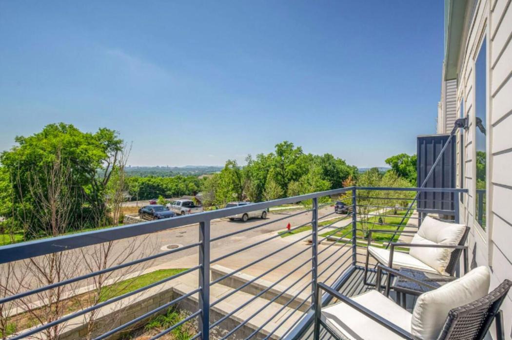 Luxury Four-Story Home, Rooftop Deck With Views, Pingpong! Sleeps 12! 纳什维尔 外观 照片